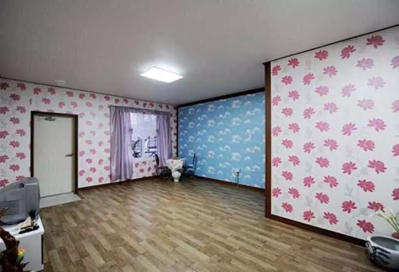 Eurwangni Bada Star House Pension