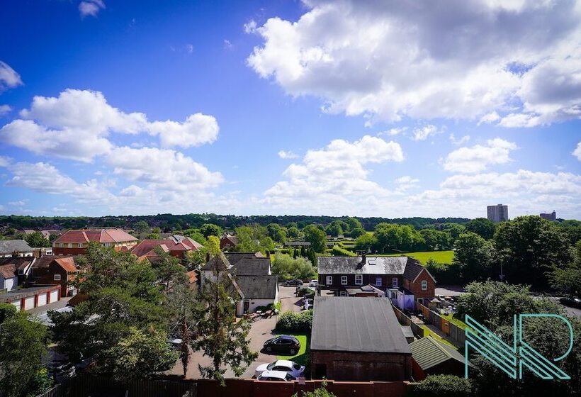 Luxury Stevenage Town Centre Apartment