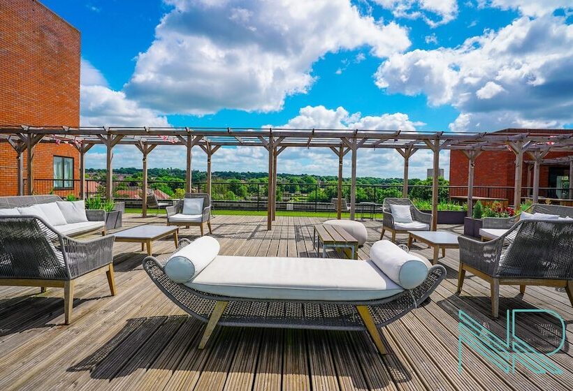 Luxury Stevenage Town Centre Apartment