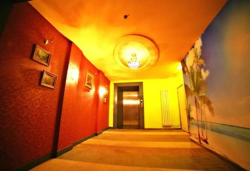 Hotelli Airport Tianyuan  Beijing Terminal 3