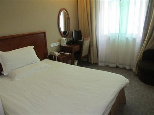 Отель Greentree Inn Suzhou Guanqianjie