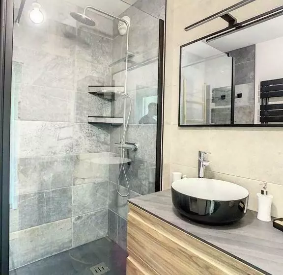 Grand Appart Terrasse Parking Design