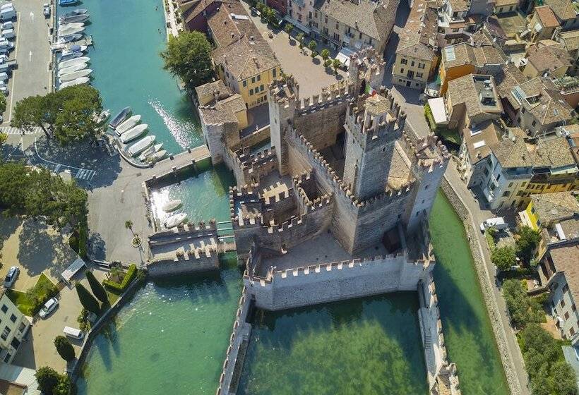 Vistalago Green Residence 100m From Lake   Happy Rentals