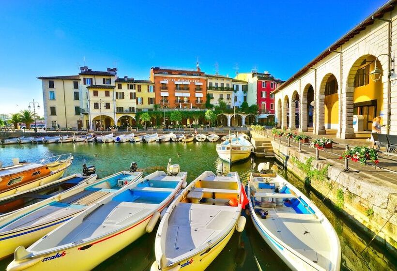 Vistalago Green Residence 100m From Lake   Happy Rentals