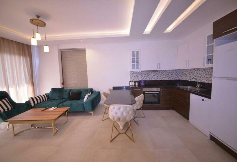 Flat With Sea View Shared Pool & Gym In Alanya