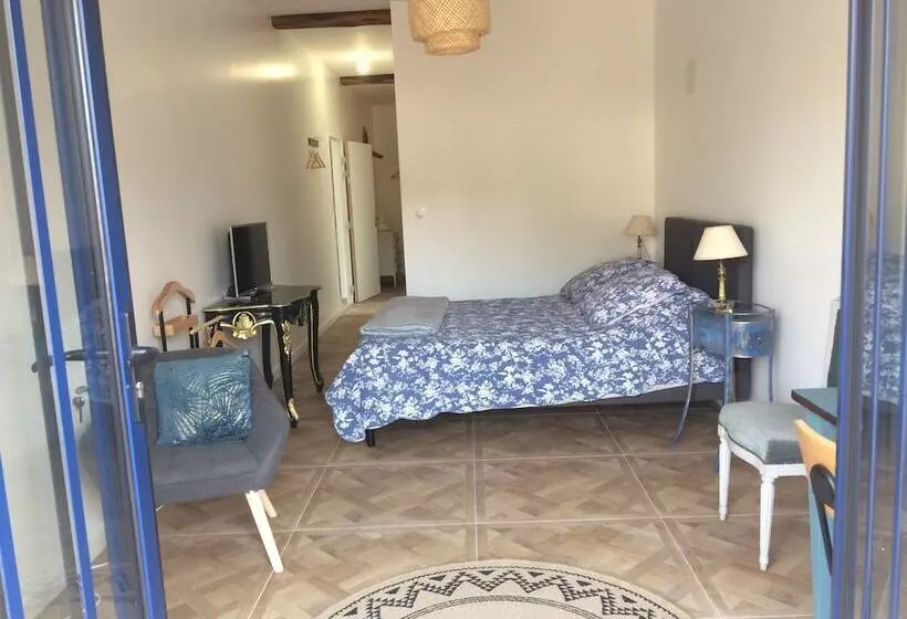 Majatalo Les 3 Pigeons