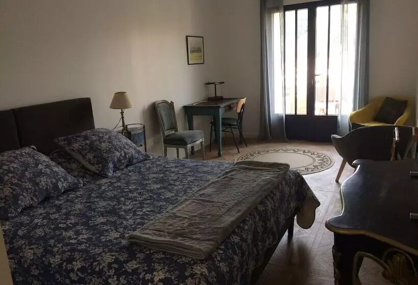 Majatalo Les 3 Pigeons