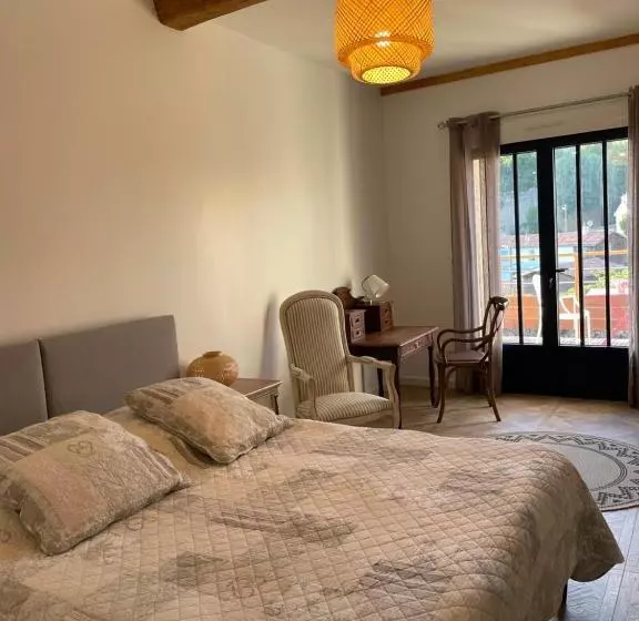 Majatalo Les 3 Pigeons