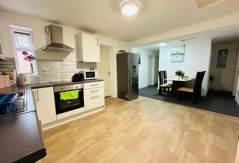 تختخواب و صبحانه Unique Privates