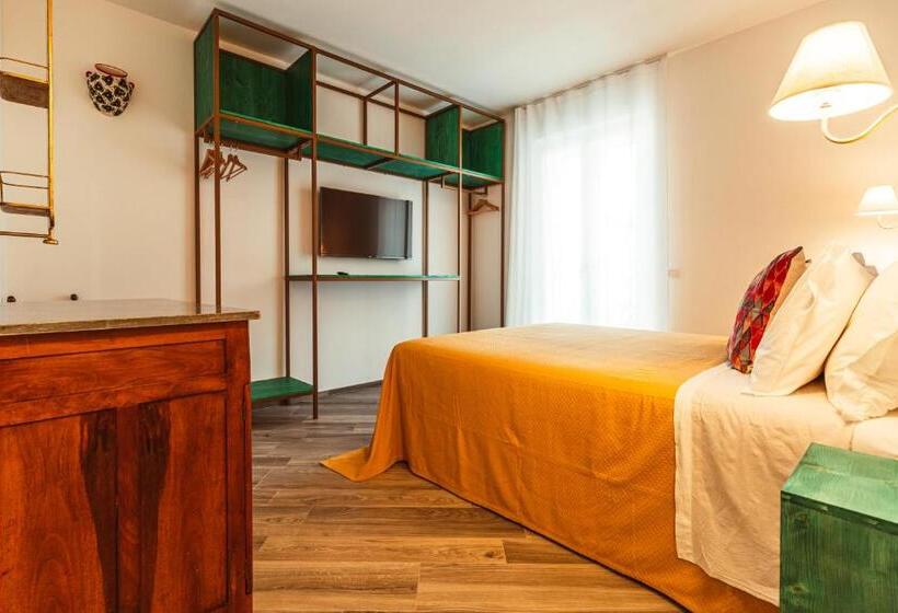 Da Riva Apartment Sea View Housea Travel