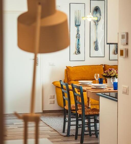 Da Riva Apartment Sea View Housea Travel