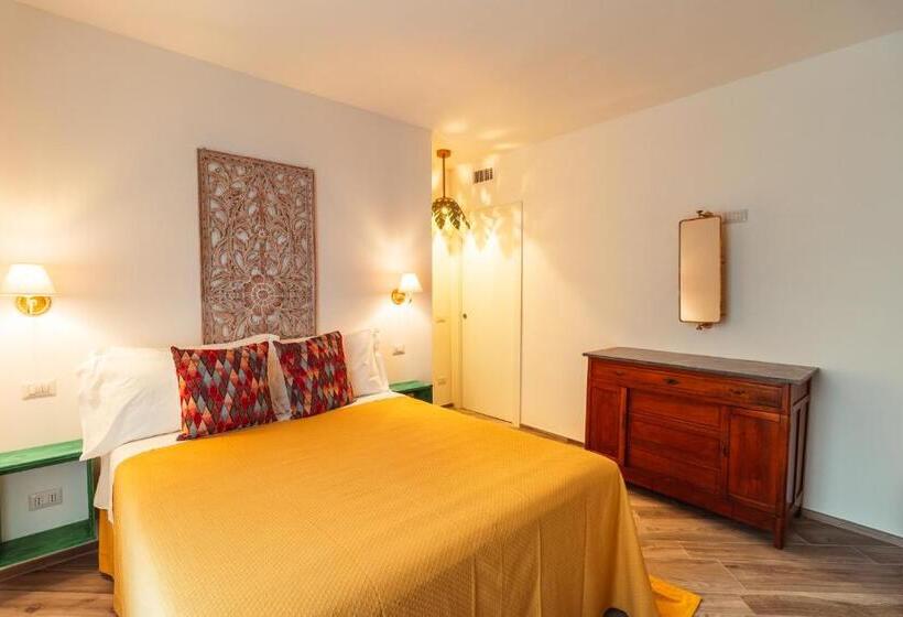 Da Riva Apartment Sea View Housea Travel