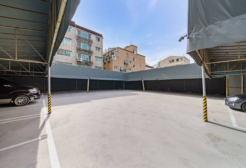 Motel Brown Dot Hotel Geomdan