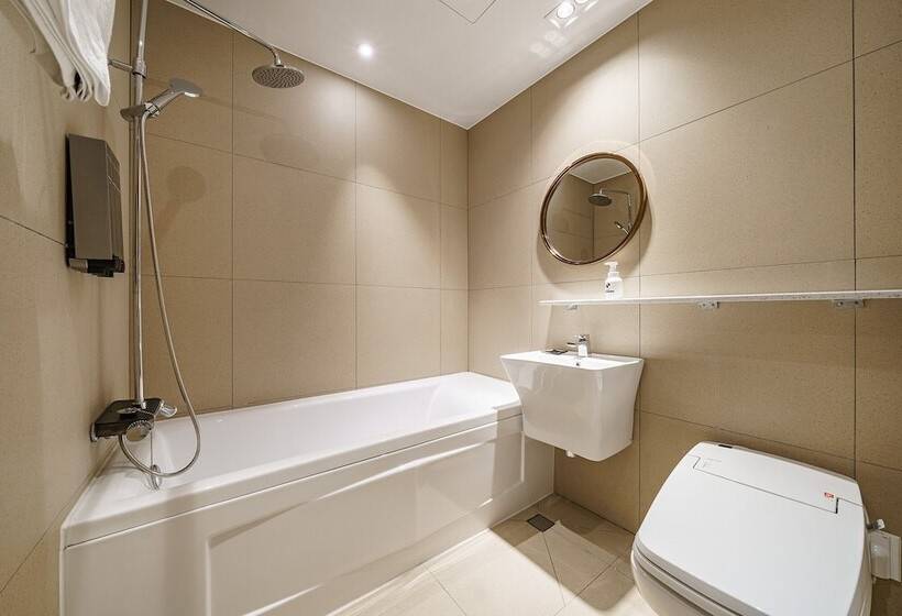 Motel Brown Dot Hotel Geomdan