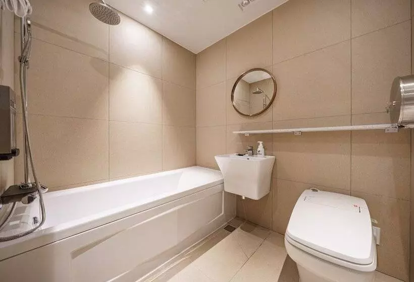 مُتل Brown Dot Hotel Geomdan