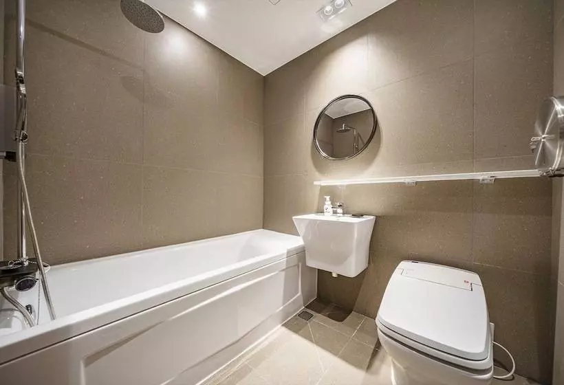 مُتل Brown Dot Hotel Geomdan