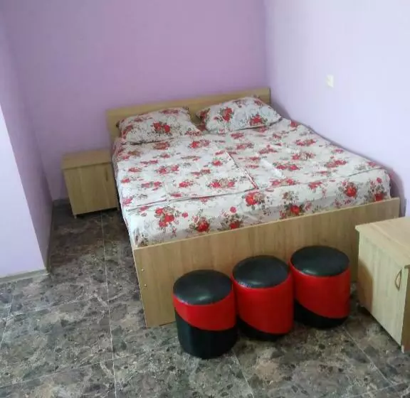 تختخواب و صبحانه отел нана