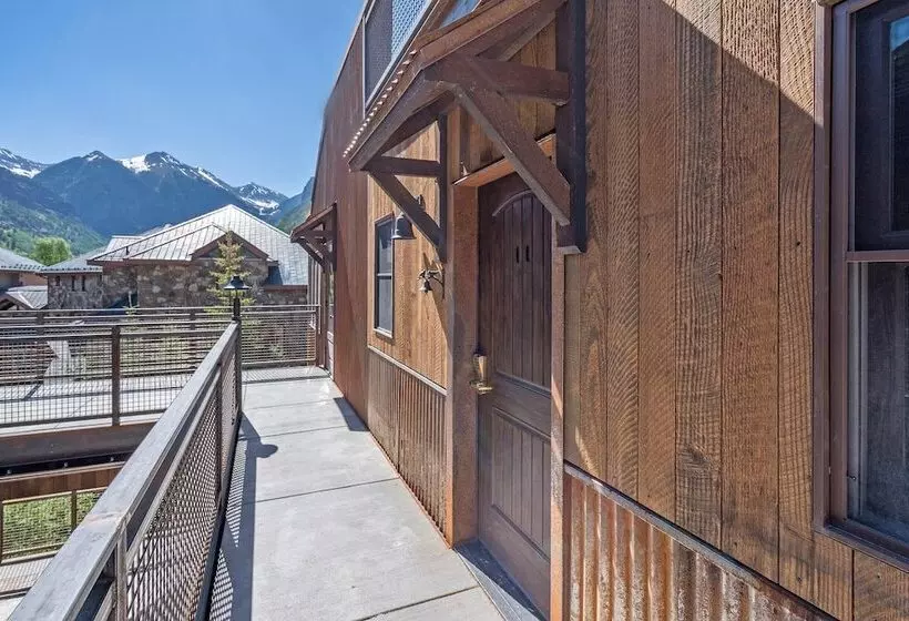 Ghostriders 11 By Avantstay Top Floor Condo W/ Large Patio & Mountain Views!