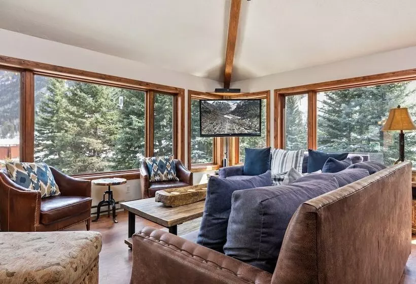 Ghostriders 11 By Avantstay Top Floor Condo W/ Large Patio & Mountain Views!