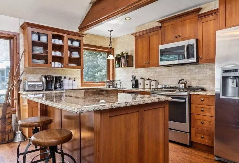 Ghostriders 11 By Avantstay Top Floor Condo W/ Large Patio & Mountain Views!