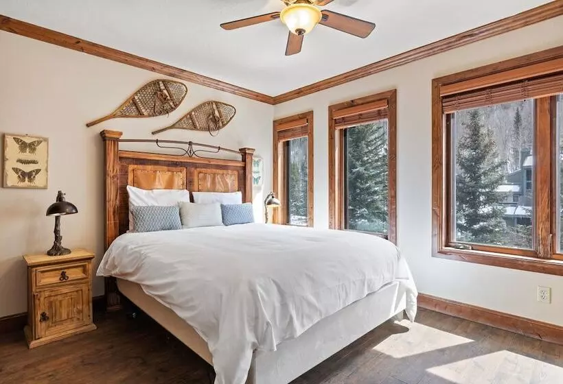 Ghostriders 11 By Avantstay Top Floor Condo W/ Large Patio & Mountain Views!