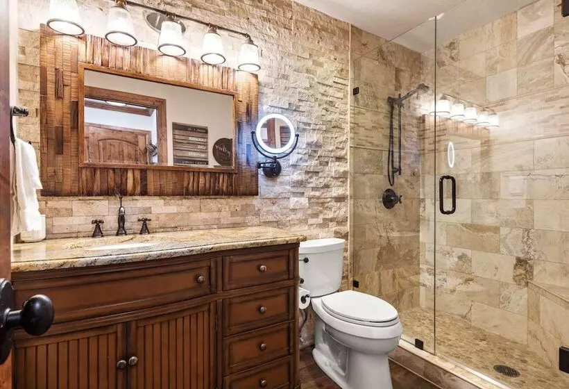 Ghostriders 11 By Avantstay Top Floor Condo W/ Large Patio & Mountain Views!