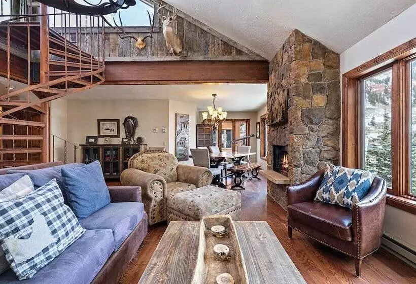 Ghostriders 11 By Avantstay Top Floor Condo W/ Large Patio & Mountain Views!
