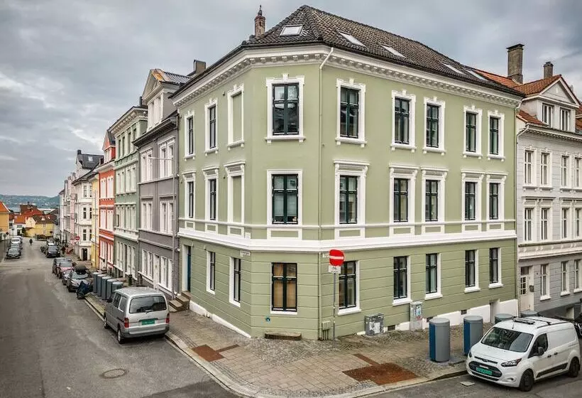 Rosen Apartment