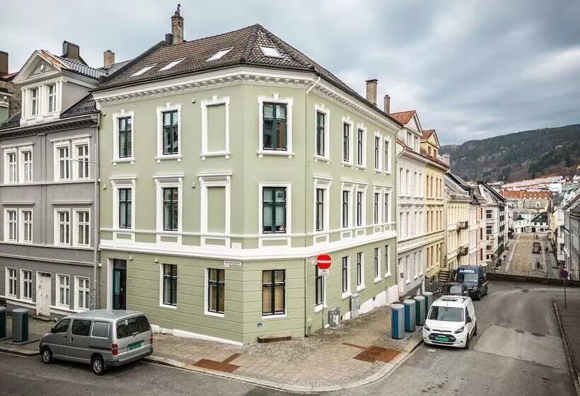 Rosen Apartment