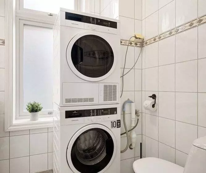Rosen Apartment