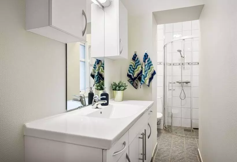 Rosen Apartment