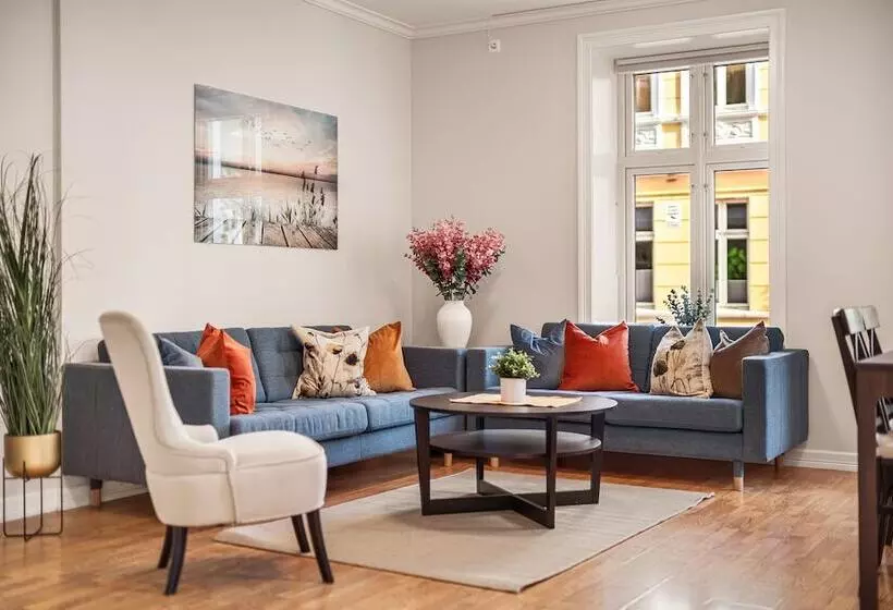 Rosen Apartment
