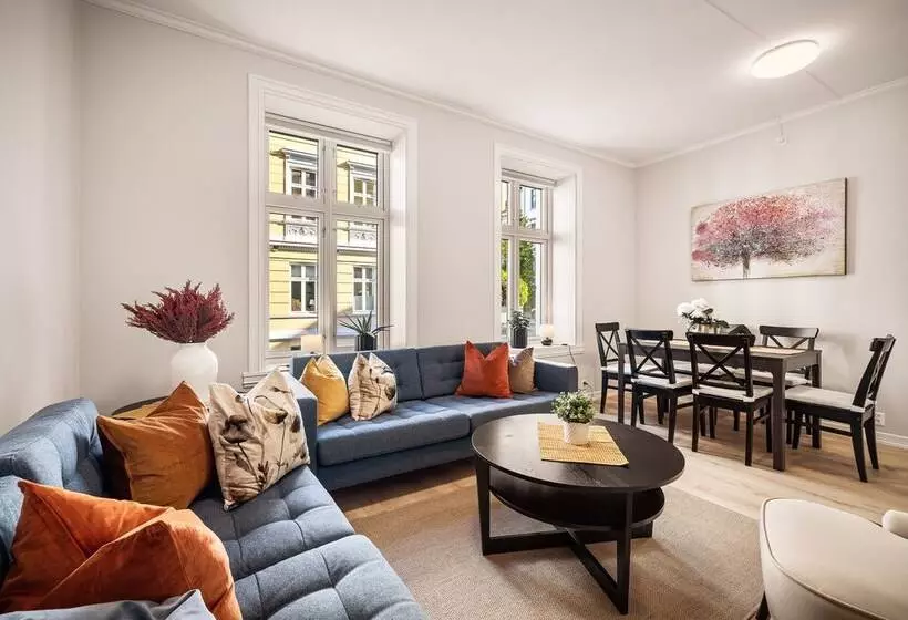 Rosen Apartment