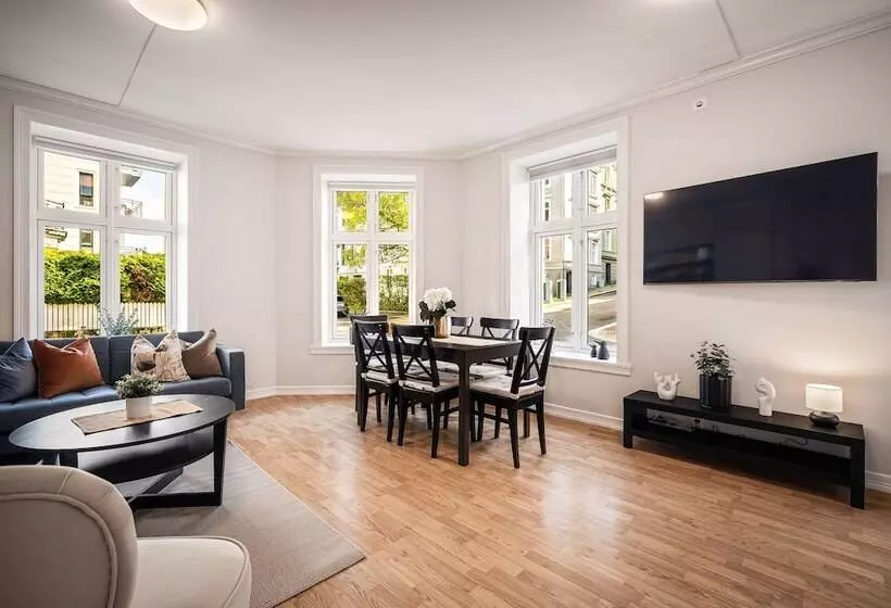 Rosen Apartment