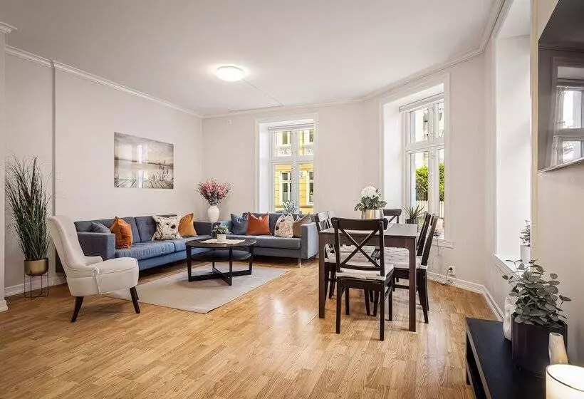 Rosen Apartment