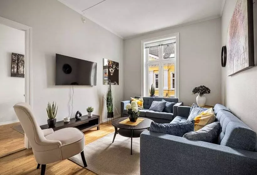 Rosen Apartment