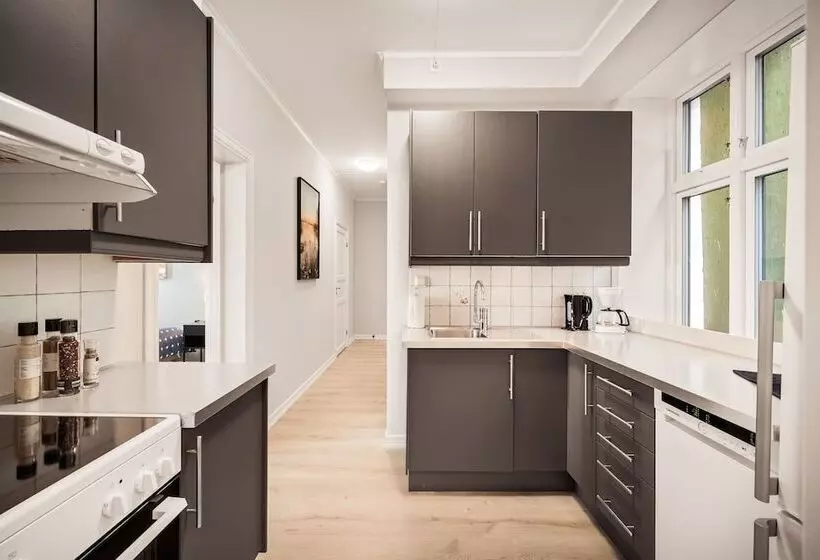 Rosen Apartment