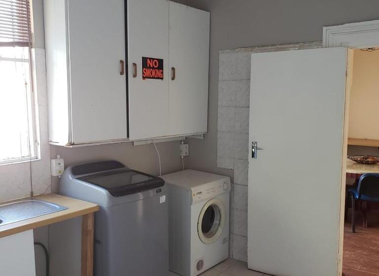 مبيت وإفطار 13 Maitland Road