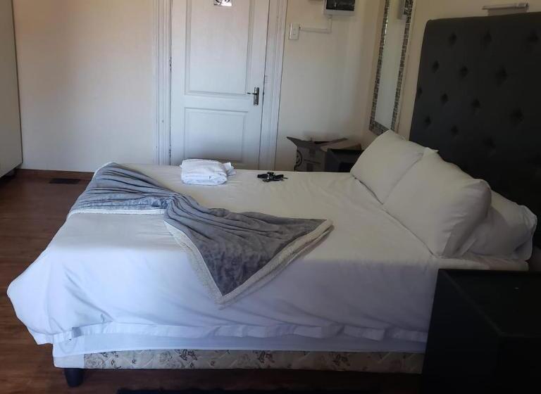 مبيت وإفطار 13 Maitland Road