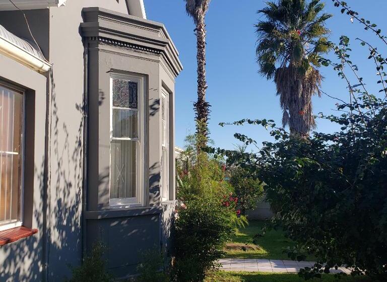 مبيت وإفطار 13 Maitland Road