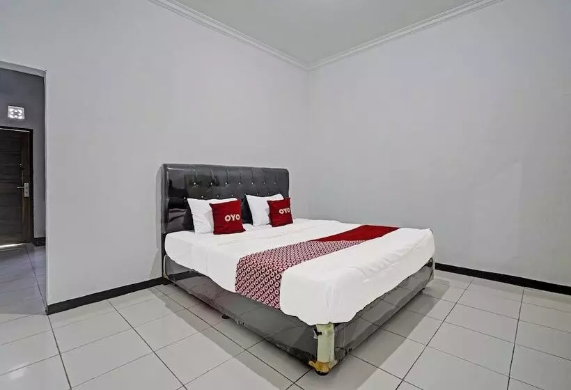 Hotelli Oyo 91334 Permata Papua Guest House