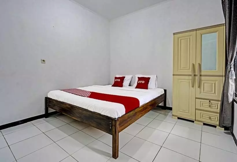 Hotelli Oyo 91334 Permata Papua Guest House