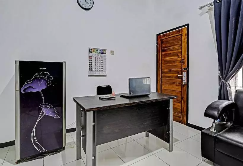 Hotelli Oyo 91334 Permata Papua Guest House