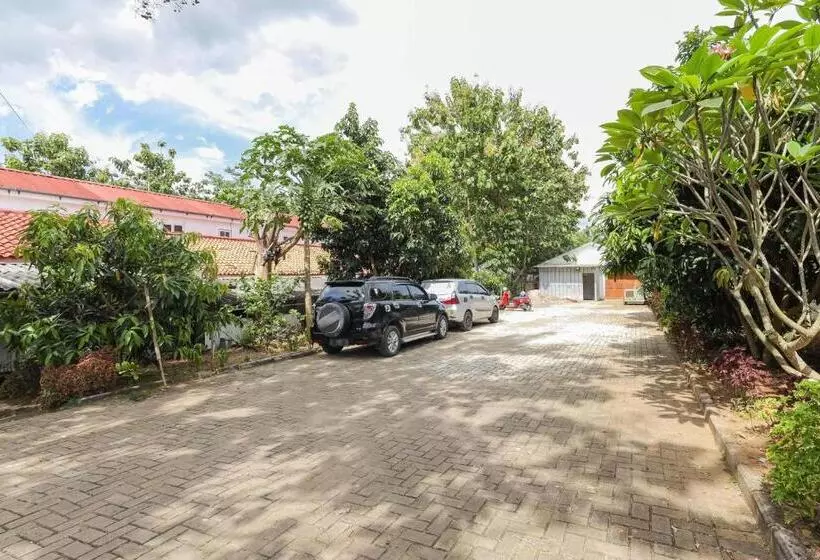 Hotelli Reddoorz Near Rsud Banten Serang