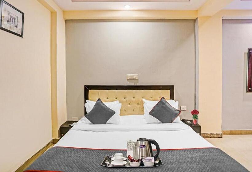 Отель Townhouse 1030 Zodiac