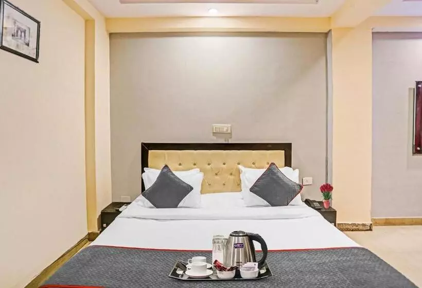 هتل Townhouse 1030 Zodiac