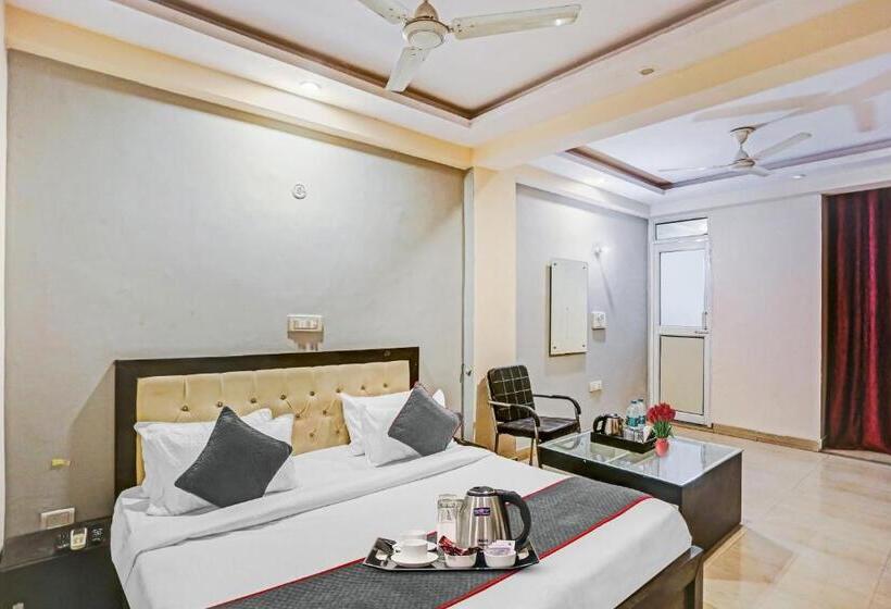 Отель Townhouse 1030 Zodiac