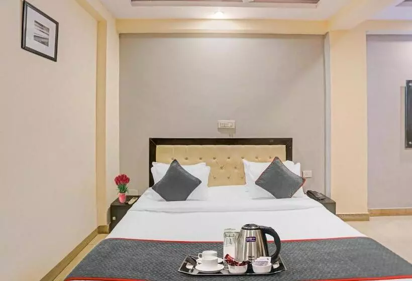 هتل Townhouse 1030 Zodiac