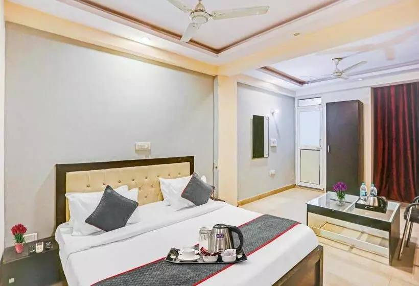 هتل Townhouse 1030 Zodiac