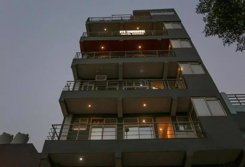 هتل Townhouse 1030 Zodiac